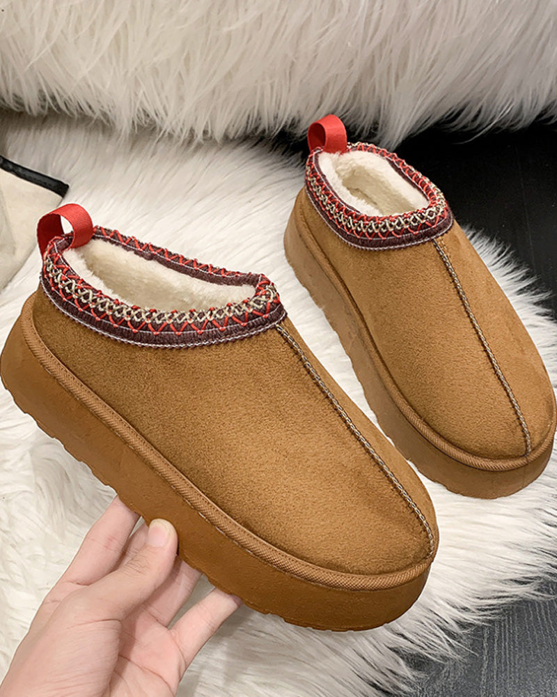 Casual, solid-colored and warm velvet ballerinas