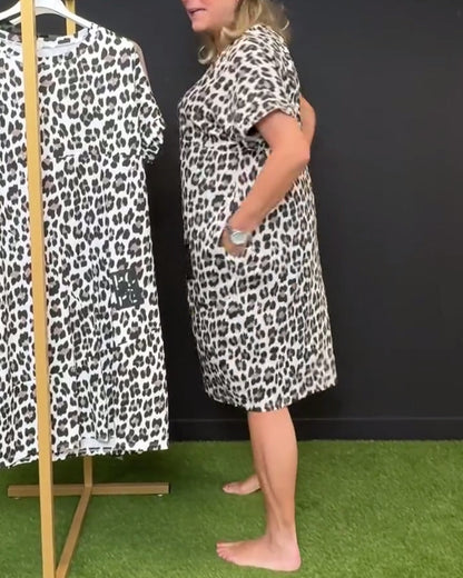 Vestido manga curta estampado leopardo com bolso