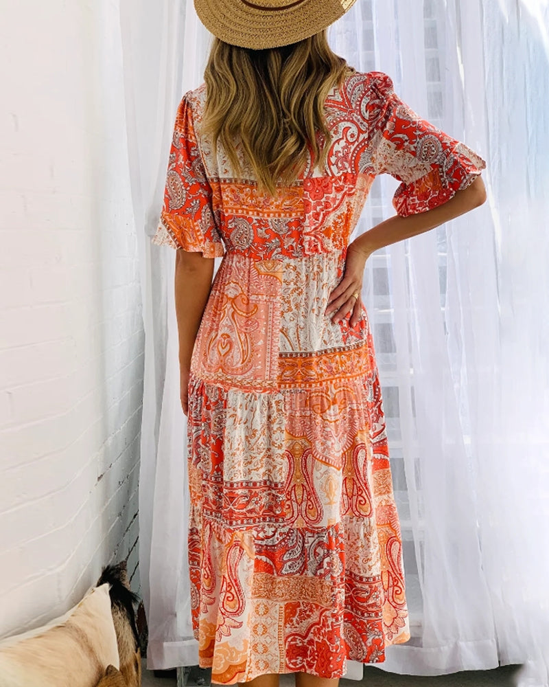 Modefest- Bedrucktes trägerkleid mit v-ausschnitt