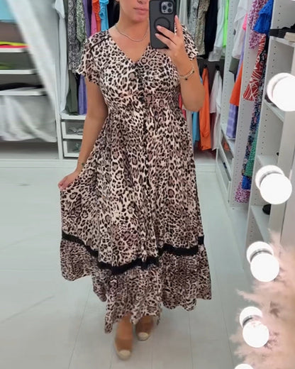 Modefest- Kurzärmeliges Kleid mit Leopardenmuster