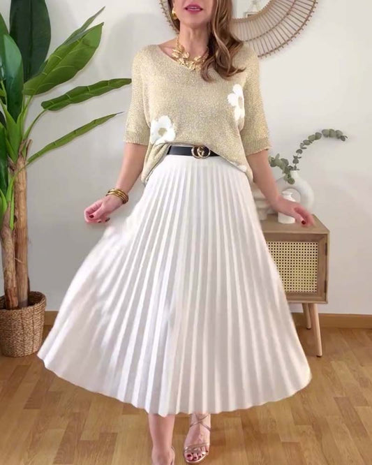 Solid colored pleated skirt with temperament