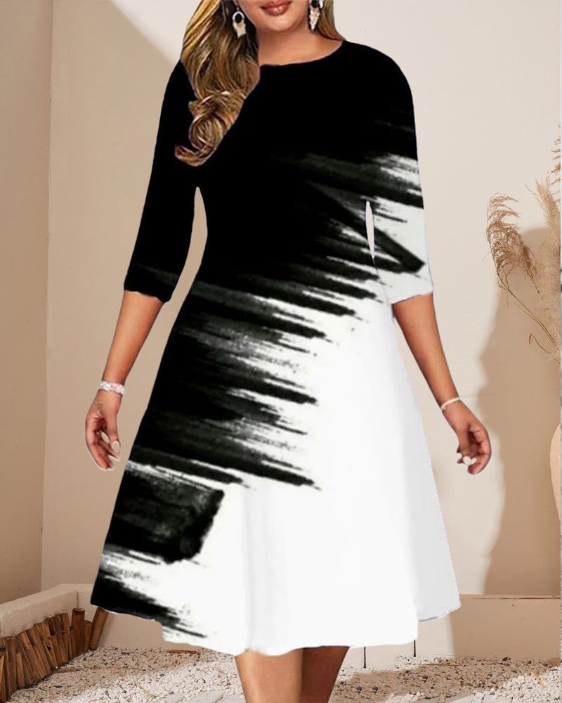 Modefest- Kleid mit halben Ärmeln, Rundhalsausschnitt und Aufdruck Schwarze Streifen