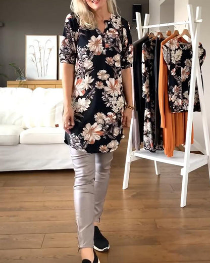 Blusa casual com estampa floral e mangas até a metade