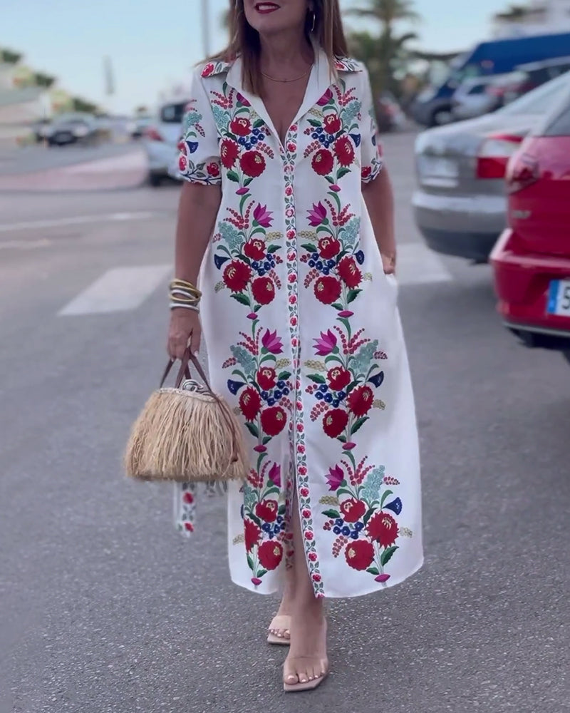 Vestido casual com estampa floral e bolso na lapela