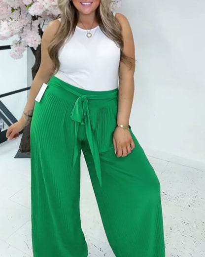 Wide leg trousers with pleated waist