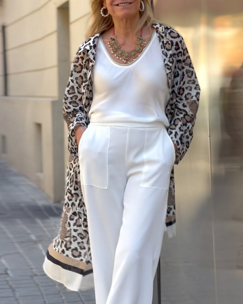 Casual long coat with lapels and leopard print