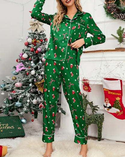 Gemütliches Pyjama-Set mit Weihnachtssocken-Print