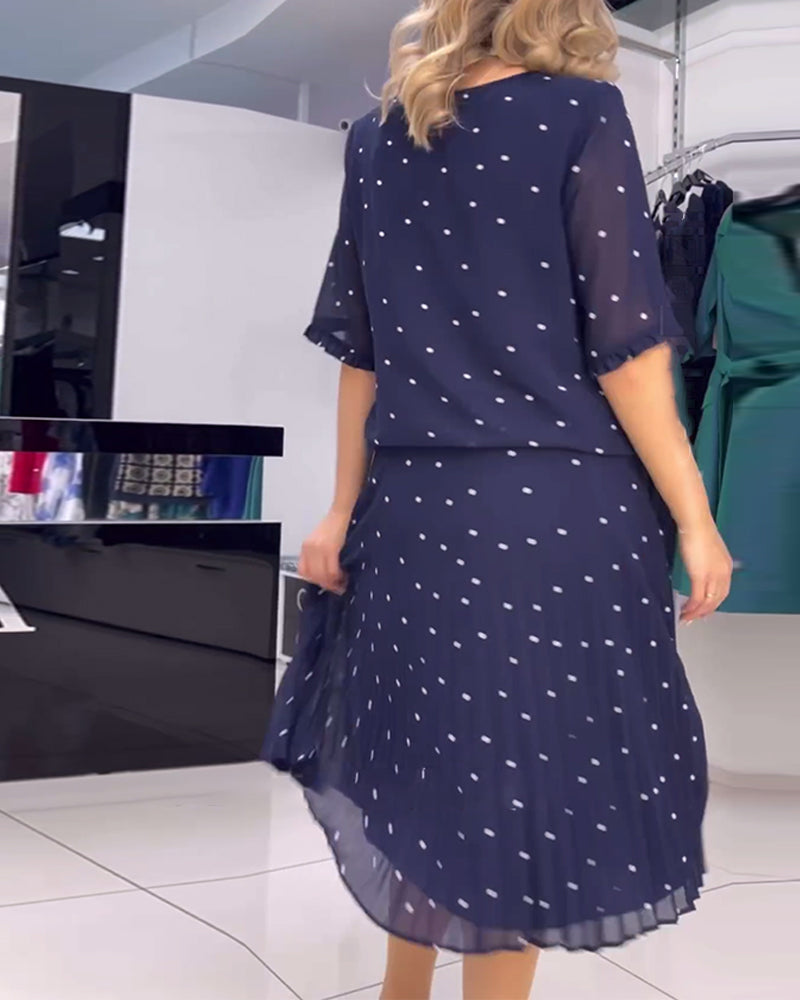 Modefest- Kleid mit polka dots und halben ärmeln