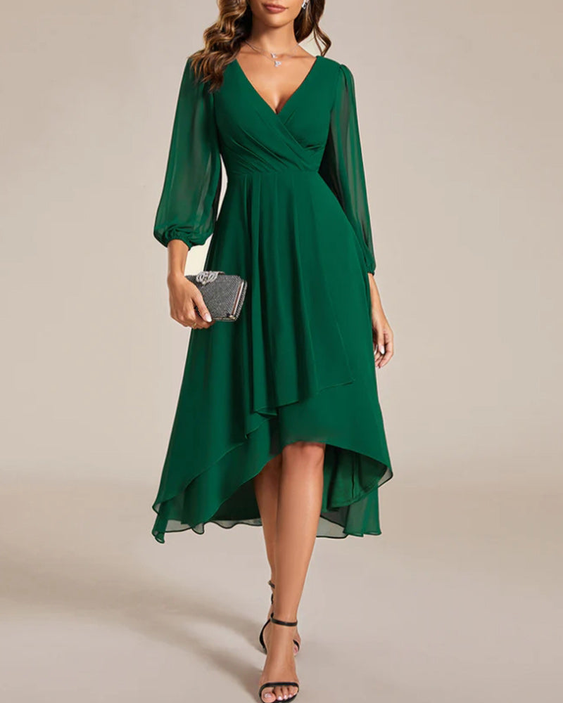 Solid color slim dress with v-neck