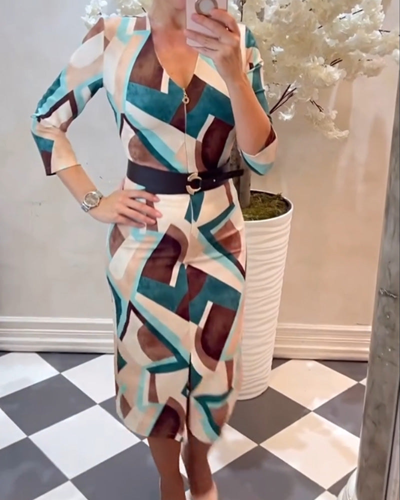 Modefest- Kleid mit geometrischem V-Ausschnitt in Kontrastfarbe