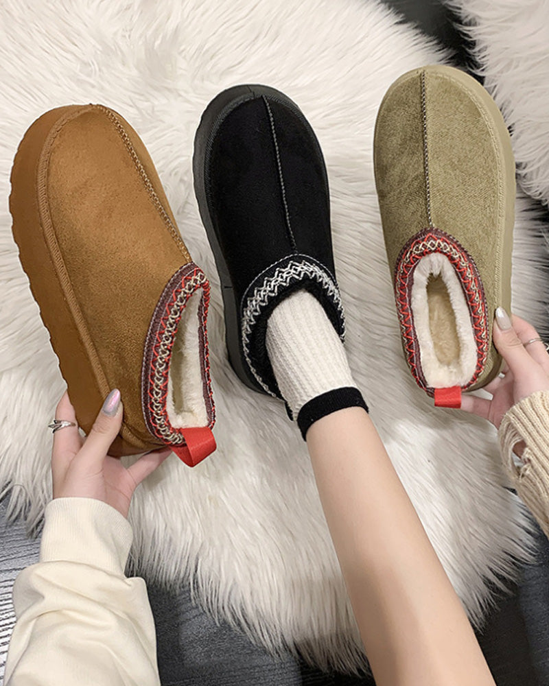 Casual, solid-colored and warm velvet ballerinas