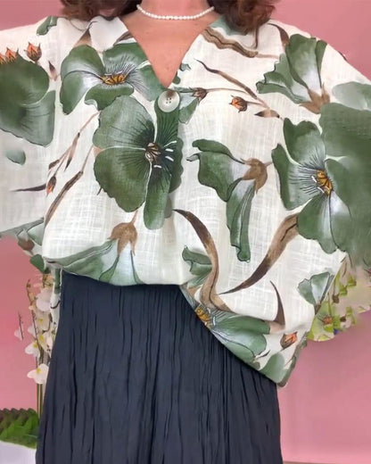 Modefest- Bluse mit v-ausschnitt und geknöpftem blumenmuster