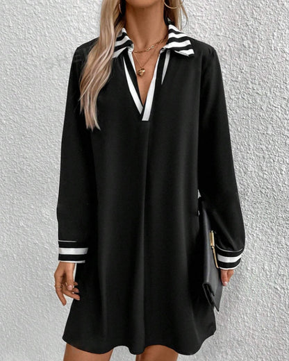 Straight dress with long sleeves and stripes on the lapel