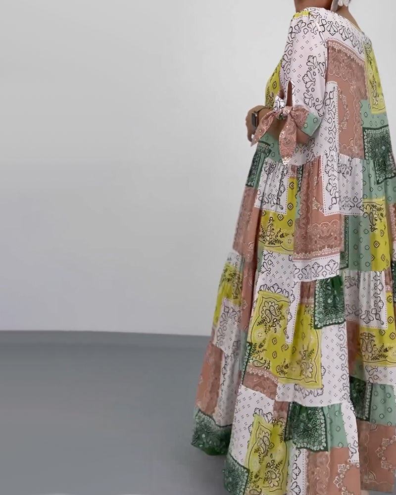 Modefest- Lockeres, langes Kleid mit quadratischem Print und Rundhalsausschnitt