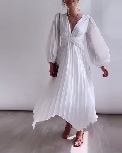 Vestido plissado elegante de cor sólida com decote em V