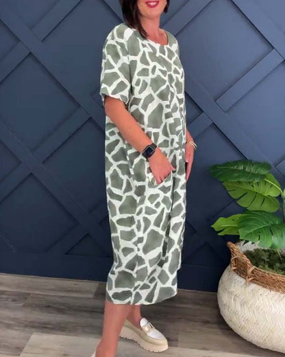 Casual round neck dress with giraffe print