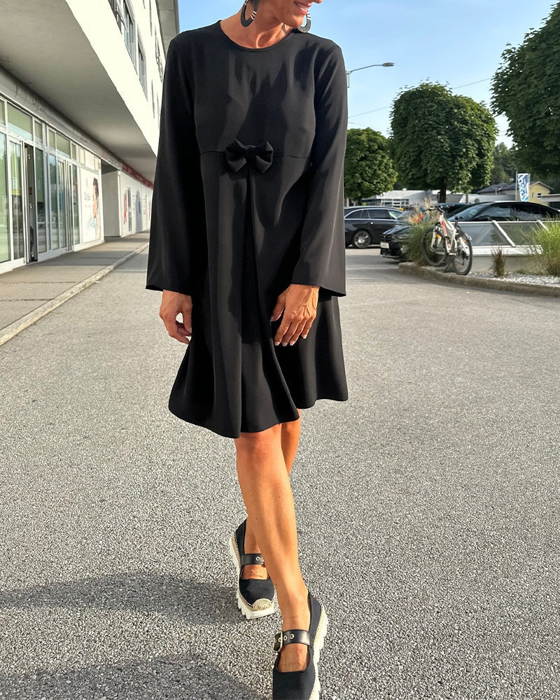 Modefest- Kleid mit Rundhalsausschnitt und Schleifenknoten