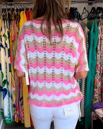 Modefest- Pullover mit kontrastierenden Streifen und Ausschnitten