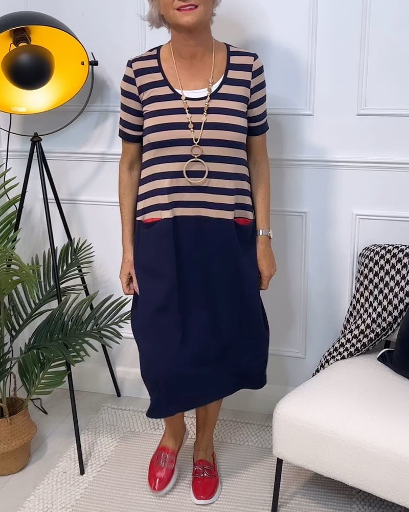 Vestido com gola redonda e bolso estampado listrado