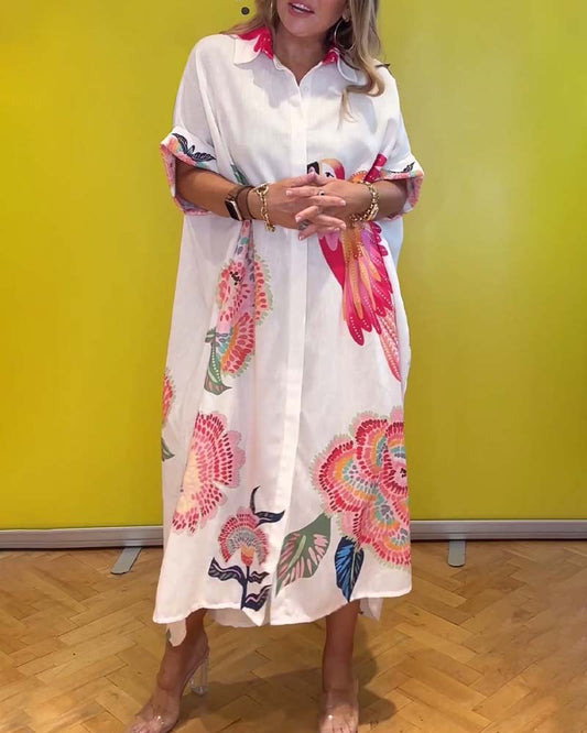 Modefest- Langes bedrucktes Kleid mit Revers