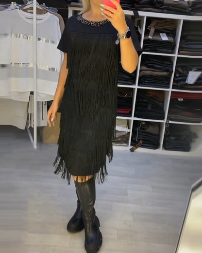 Chic shift dress with tassels