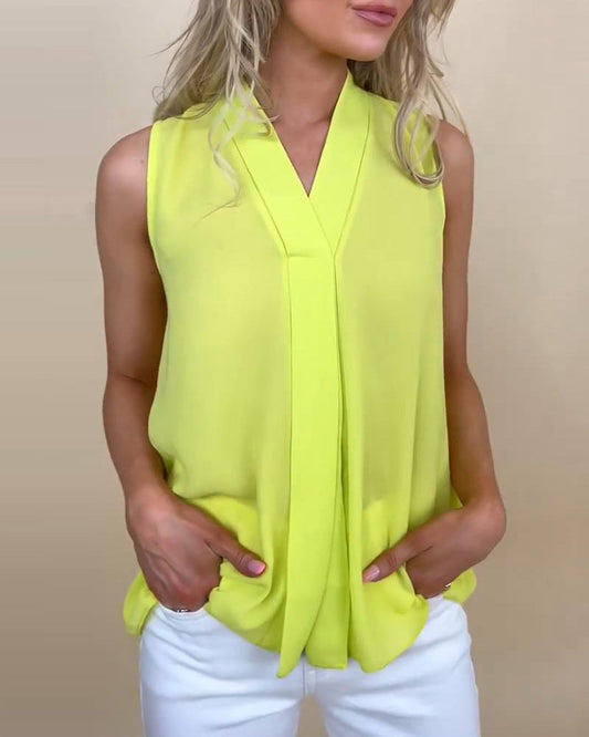 Casual v-neck tank top with solid color