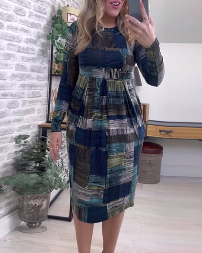 Checkered colorblock dress with round neck and long sleeves