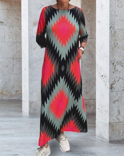 Casual maxi dress with contrasting geometric print